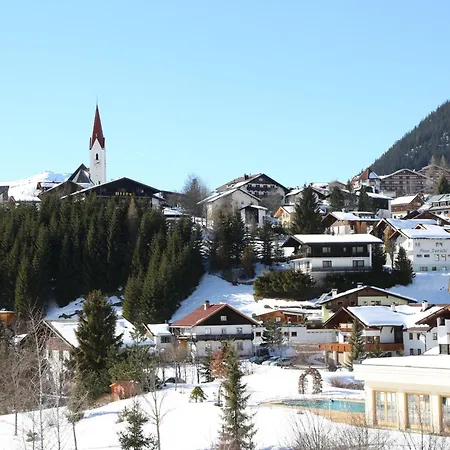 Lehner Panorama Alpensuiten Daire *